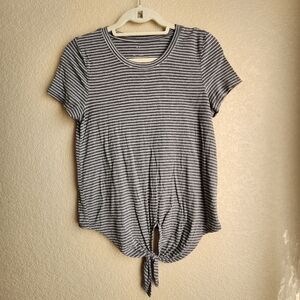 SO Short sleeve grey and white stripe crew neck tie front shirt Size M